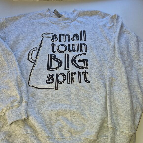 Gildan Sweat Shirt Cotton Blend Gray Size Med, Small Town Big Spirit. - Picture 1 of 9